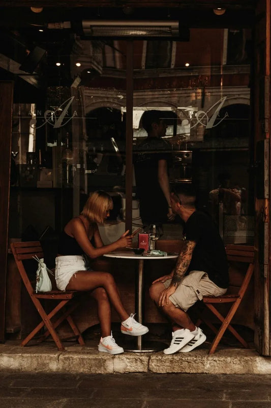 Rediscovering Romance: How Micro-Moments are Replacing Grand Gestures in Love