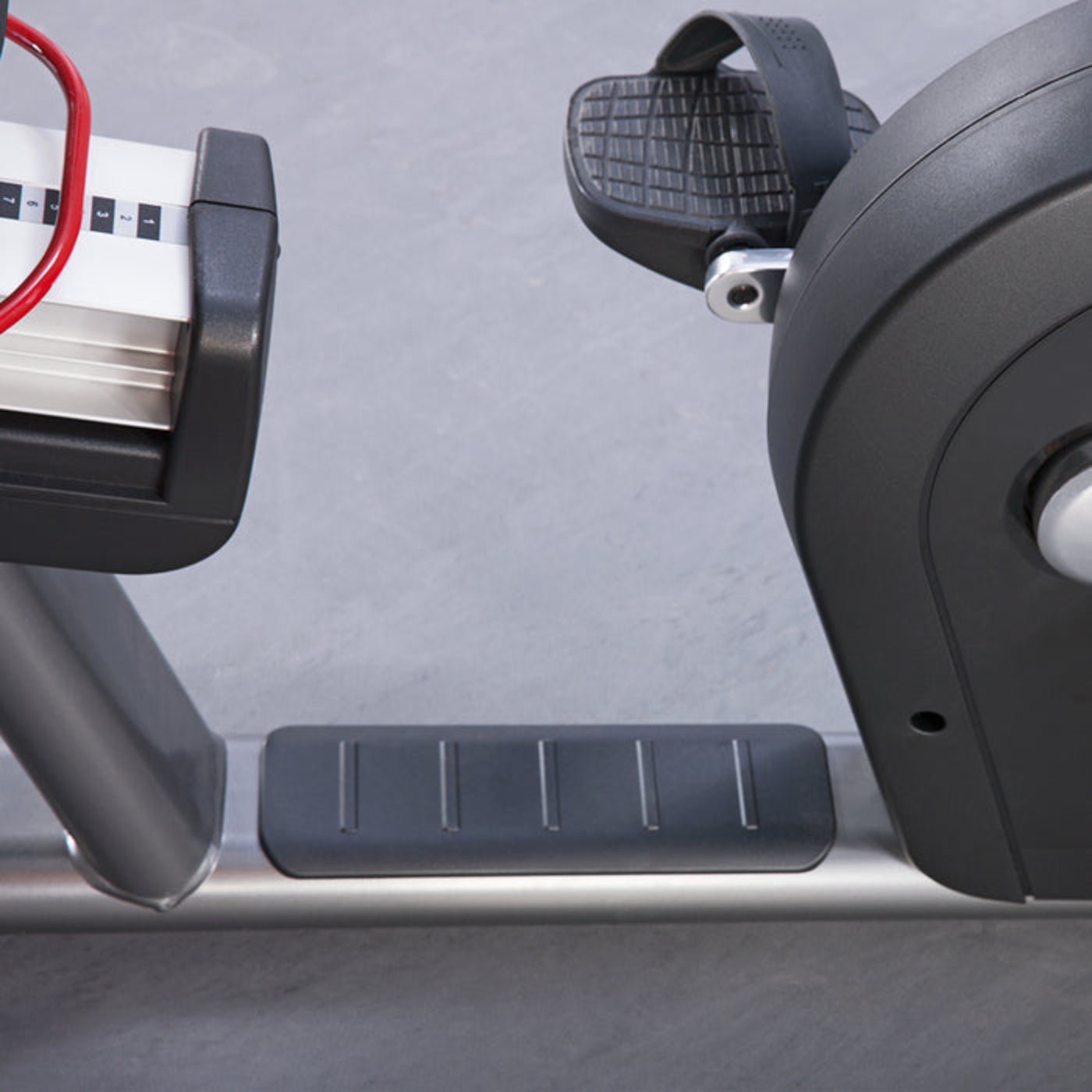 Life Fitness Club Series+ Recumbent Bike - CSR-SE424-BLKF-DOM14 - Image 6